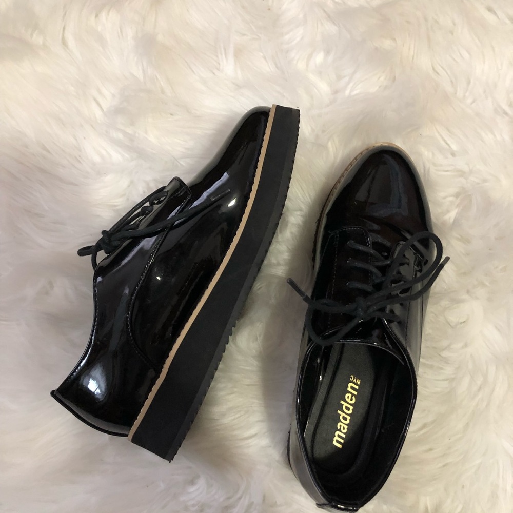 Sold!☺️ NYC Madden Platform Shoes